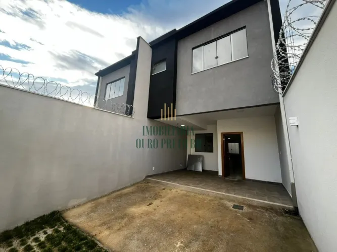 Casa geminada 3 quartos e 3 banheiros à Venda, 120 m² bairro Cabral/ Contagem.