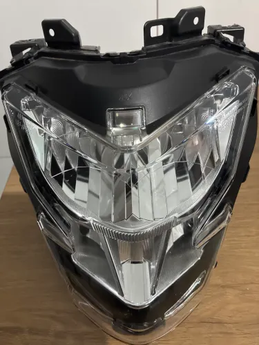 Farol XRE / CB 300f 2025