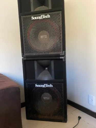 Vendo Amplificador , Caixas e mesa de som