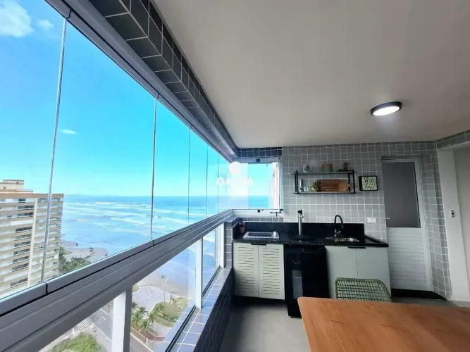 Apartamento à venda no Caiçara em Praia Grande.