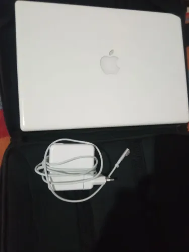 Mecbook iPhone....