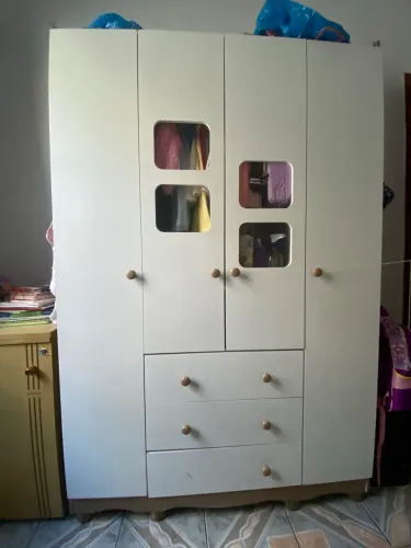 Guarda Roupa Infantil Uli New 4 Portas e 3 Gavetas Branco Brilho/amêndoa - Móveis Peroba
