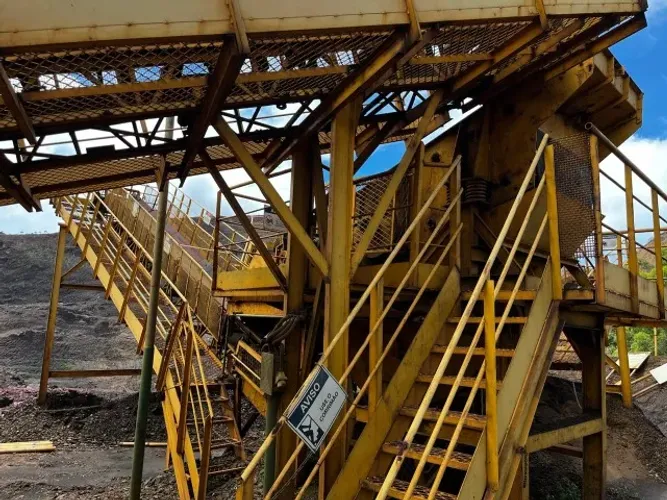 Britador - planta fixa com 6240 minério de ferro