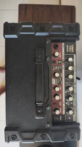 Cubo Roland 40 XL Cosm Guitarra