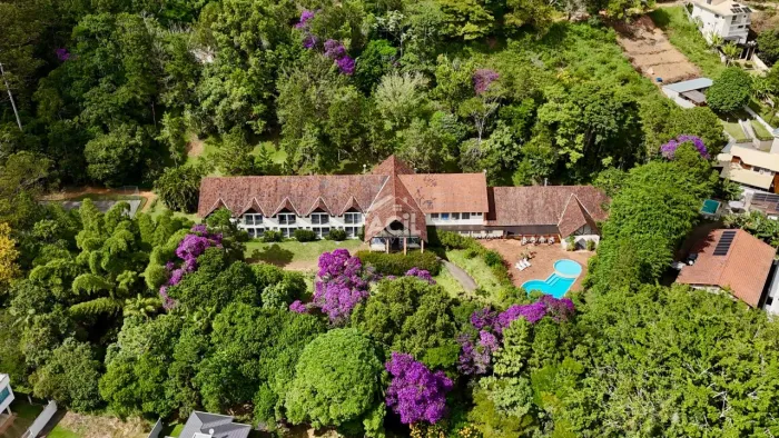 Hotel à Venda em Santa Teresa: 40 Suítes e 1756m² de Área Útil