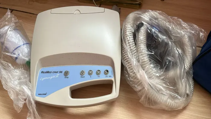CPAP ResMed S6 Lightweight II + Máscara, Traqueia e Bolsa de Transporte