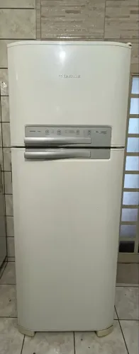 Refrigerador Eletrlux 430L frost free