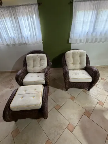 Kit 2 Poltronas em vime + apoio pé