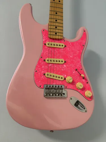 Fender extratocaster mexicana modelo Elvis presley uma raridade em perfeitas condições.