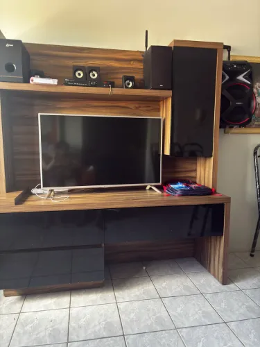Vendo Rack mais televisão 
