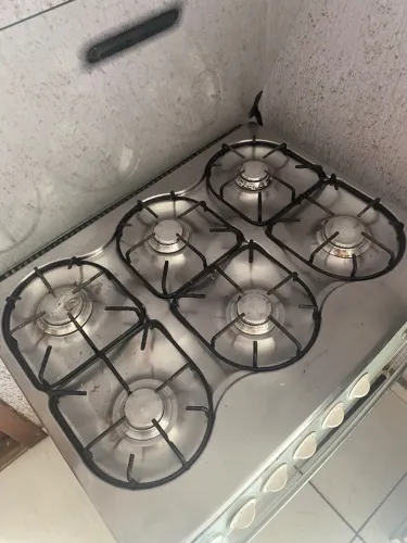 Fogão 6 bocas pega todas 250,00