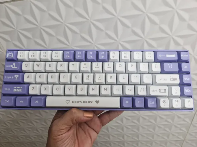 Teclado Ajazz AK680 lilás e branco