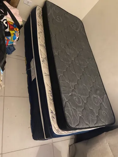 Cama de solteiro c/ colchão