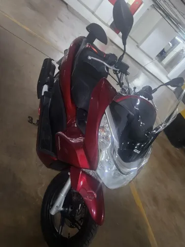 Vendo PCX 150 2013/2014 - Vermelha