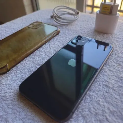 iPhone 11 62GB Nunca aberto  impecáve, sem detalhes  Acompanha case + cabo + fone