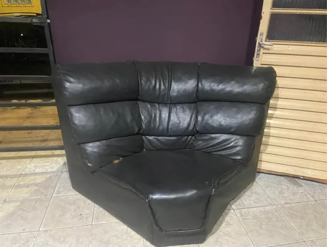 Vendo poltrona de couro R$200