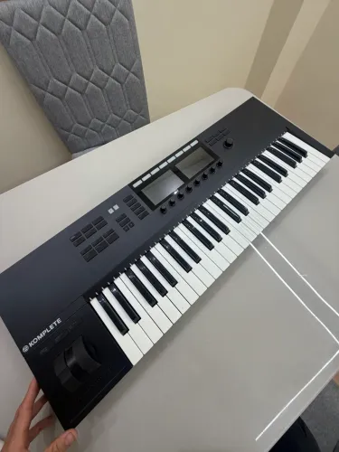 Komplete Kontrol s49