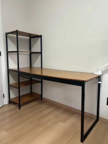 Escrivaninha / mesa de escritorio
