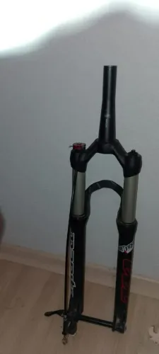 suspensão Manitou
