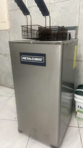 Fritadeira elétrica-Metalcubas-15L-220v