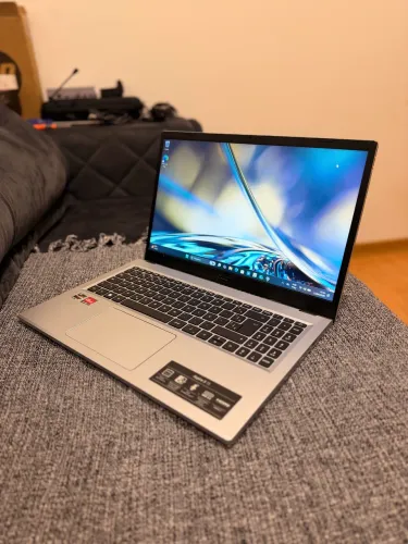 Notebook Acer Aspire - AMD Ryzen 5 7520u / SSD 256GB / 8GB DDR5 (Aceito Trocas)