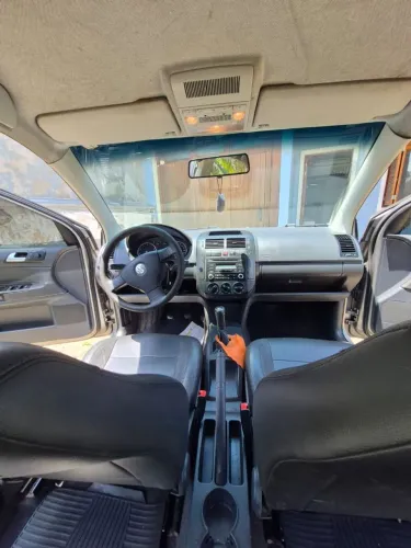 Volkswagen Polo Sedan 1.6 MI Total Flex 8V 4P 2012