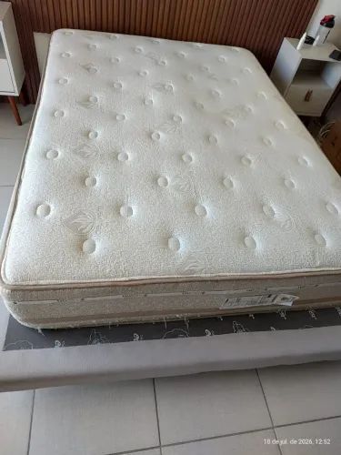 Conjunto Cama Box Casal Ecoflex Flutuante + Colchão Herval Maxspring