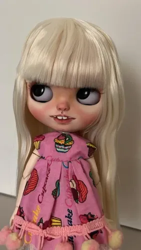 boneca blythe customizada pela little dolls shop Loira