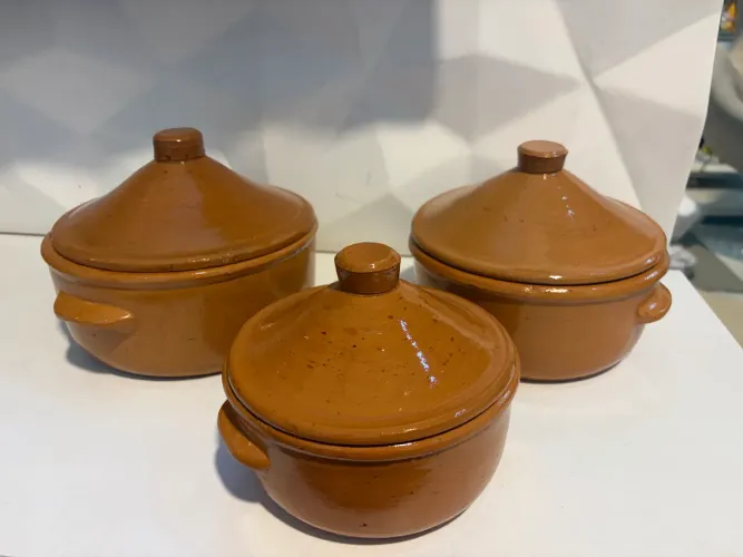 Panela decorativa em cerâmica 