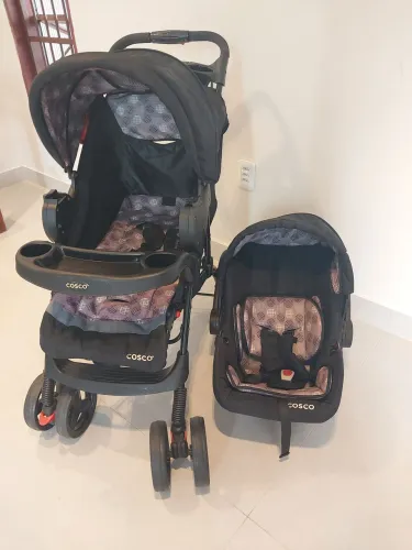 Carrinho e bebê conforto da Cosco