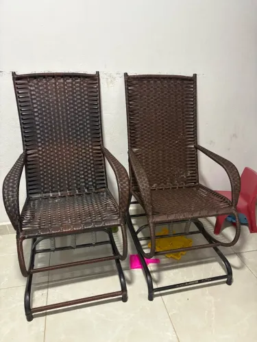 Vendo duas cadeira de balanço nova