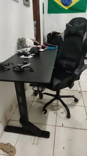 Mesa e cadeira gamer