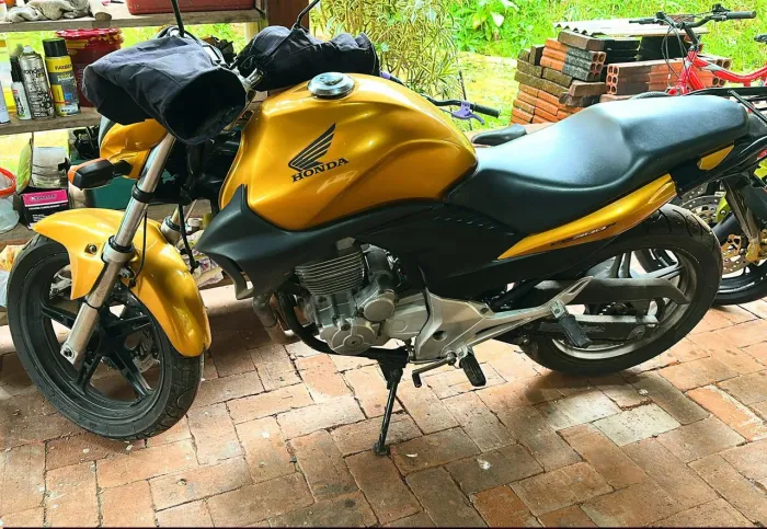 CB 300