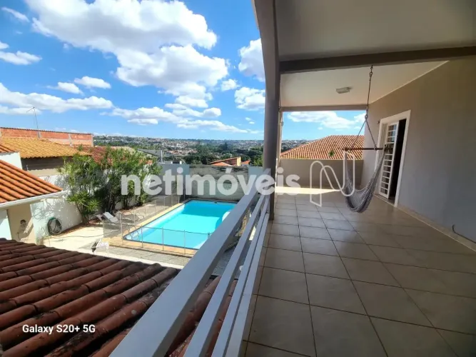 Charmoso sobrado colonial com 6 quartos em Vicente Pires - Trecho 3