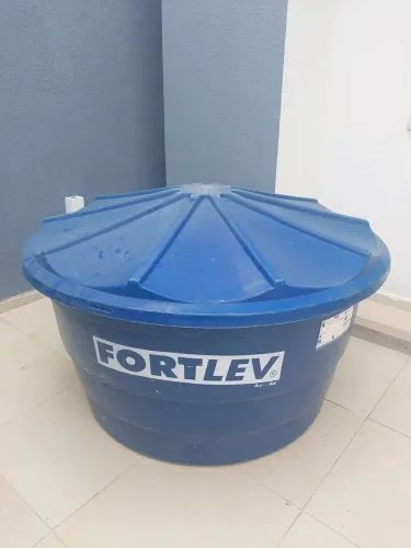 CAIXA D'ÁGUA 1000l EM PERFEITO ESTADO