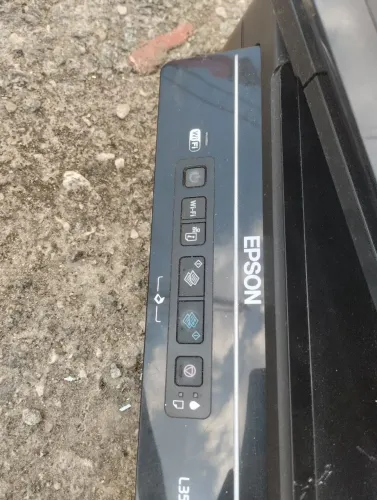 Vendo 2 impressora Epson para retirar as peças