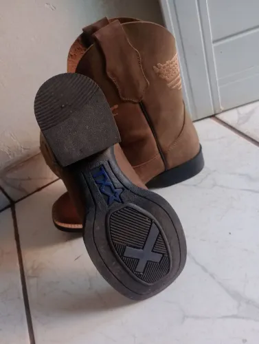 Bota txc /nova muito confortável