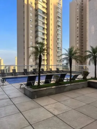 Apartamento 03 quartos om suíte, 02 vagas de garagem. Prédio lazer completo.
