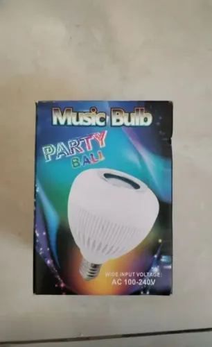 Lâmpada Com Led Rgb Música 12w com controle Remoto
