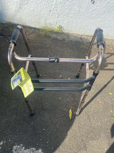 Andador articulado