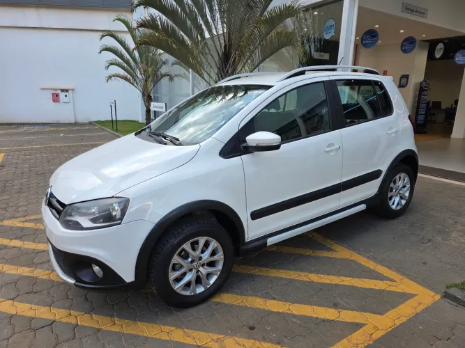 Volkswagen Crossfox 1.6 MI Total Flex 8V 5P 2013