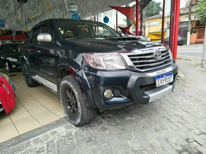 Toyota Hilux CD SRV D4-d 4X4 3.0 TDI Diesel AUT 2012