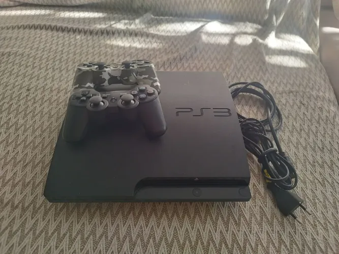 Ps3 desbloqueado com 2 controles e jogos .