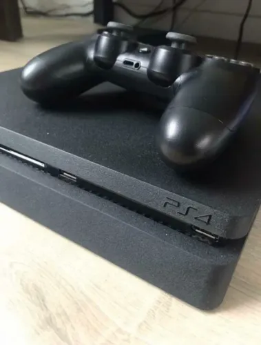 Ps4 Slim 1TB com 3 Jogos