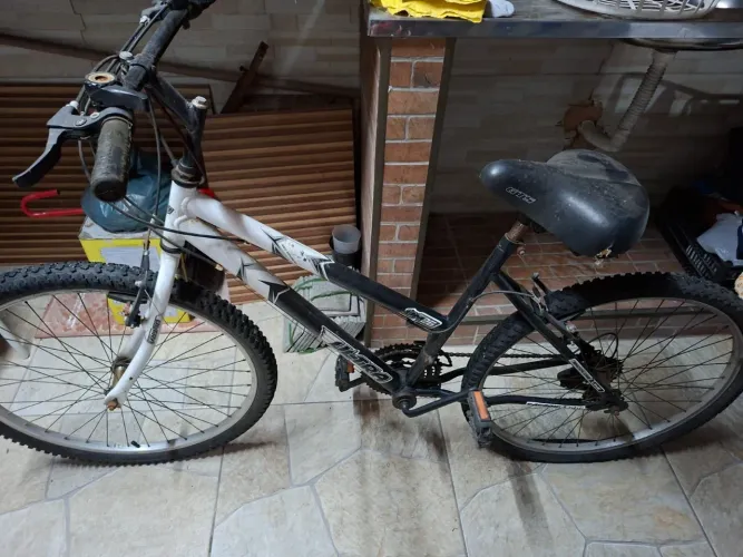 Bicicleta ARO 18 adulto - usada