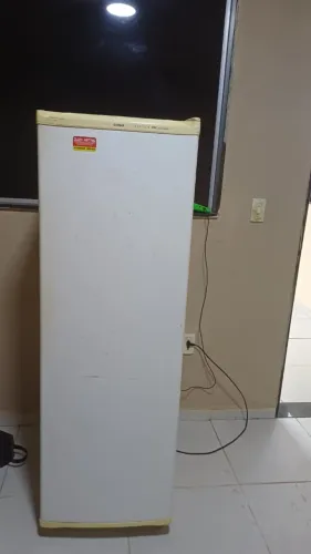 Geladeira Consul Prática 240 Litros