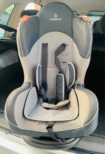 Cadeira infantil automotiva