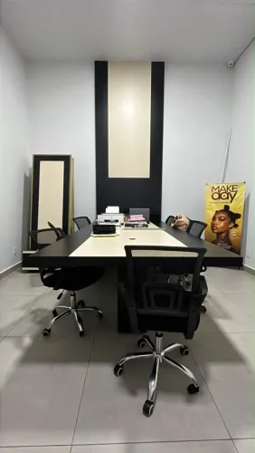 Mesa para sala de reunião