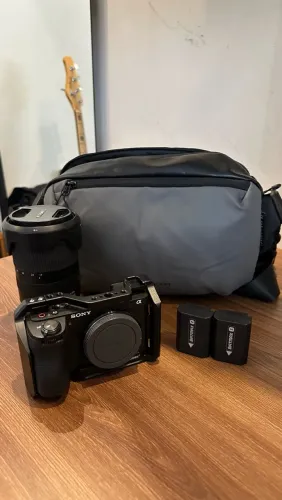 Camera Sony a6700 + Lente Tamron 17-70mm f2.8
