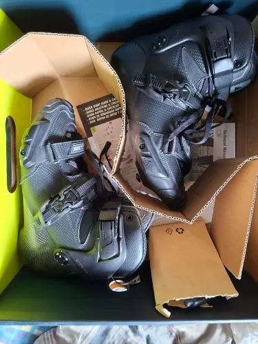 Bota Patins rollerblade crossfire N40 bem novo 